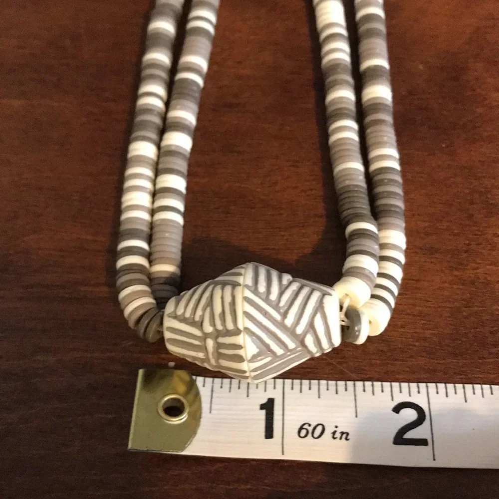 Avon Vintage 1988 Sirocco Tribal Molded Plastic Double Strand 36” Long Necklace